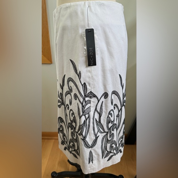🆕 Nic & Zoe Embroidered skirt in size 10 - Picture 4 of 10